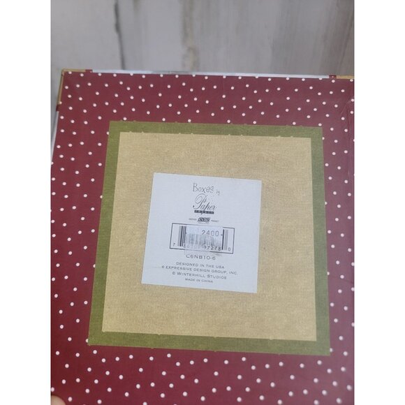 Penguin Cardboard gift box skating present home decor - Picture 7 of 7